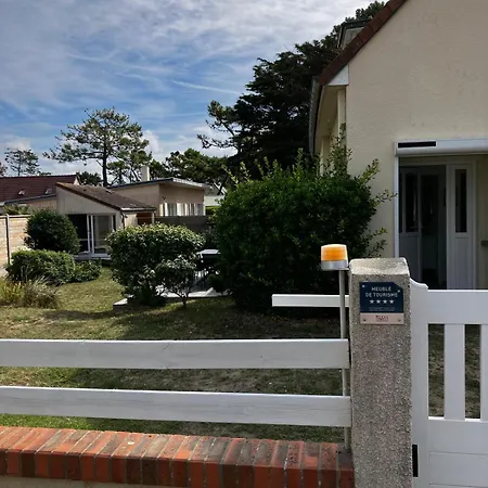 Hébergement de vacances Belle Maison De Vacances, à 1 Minute De La Plage, Avec Terrasse Et Jacuzzi Saint-Germain-sur-Ay